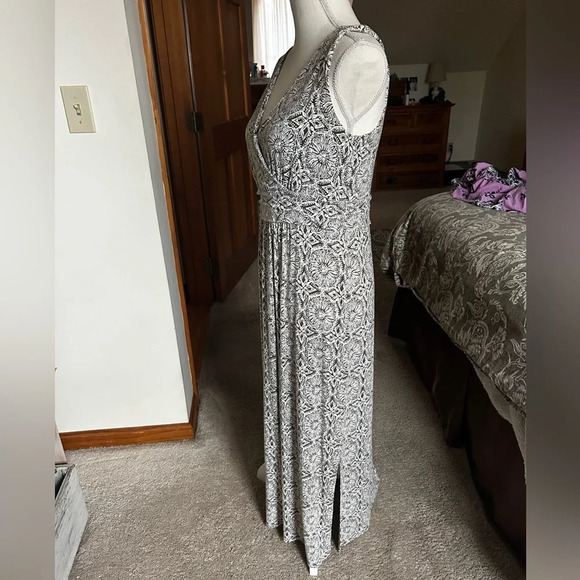 J Jill V-Neck Paisley Maxi Dress - Picture 5 of 12